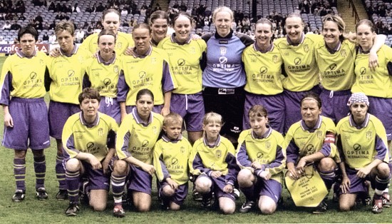 Doncaster Belles: Doncaster Belles Team Photo: 2002